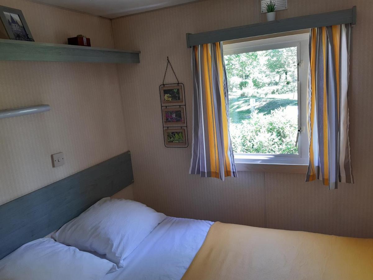 Camping Etang Du Camp Senergues Exterior photo