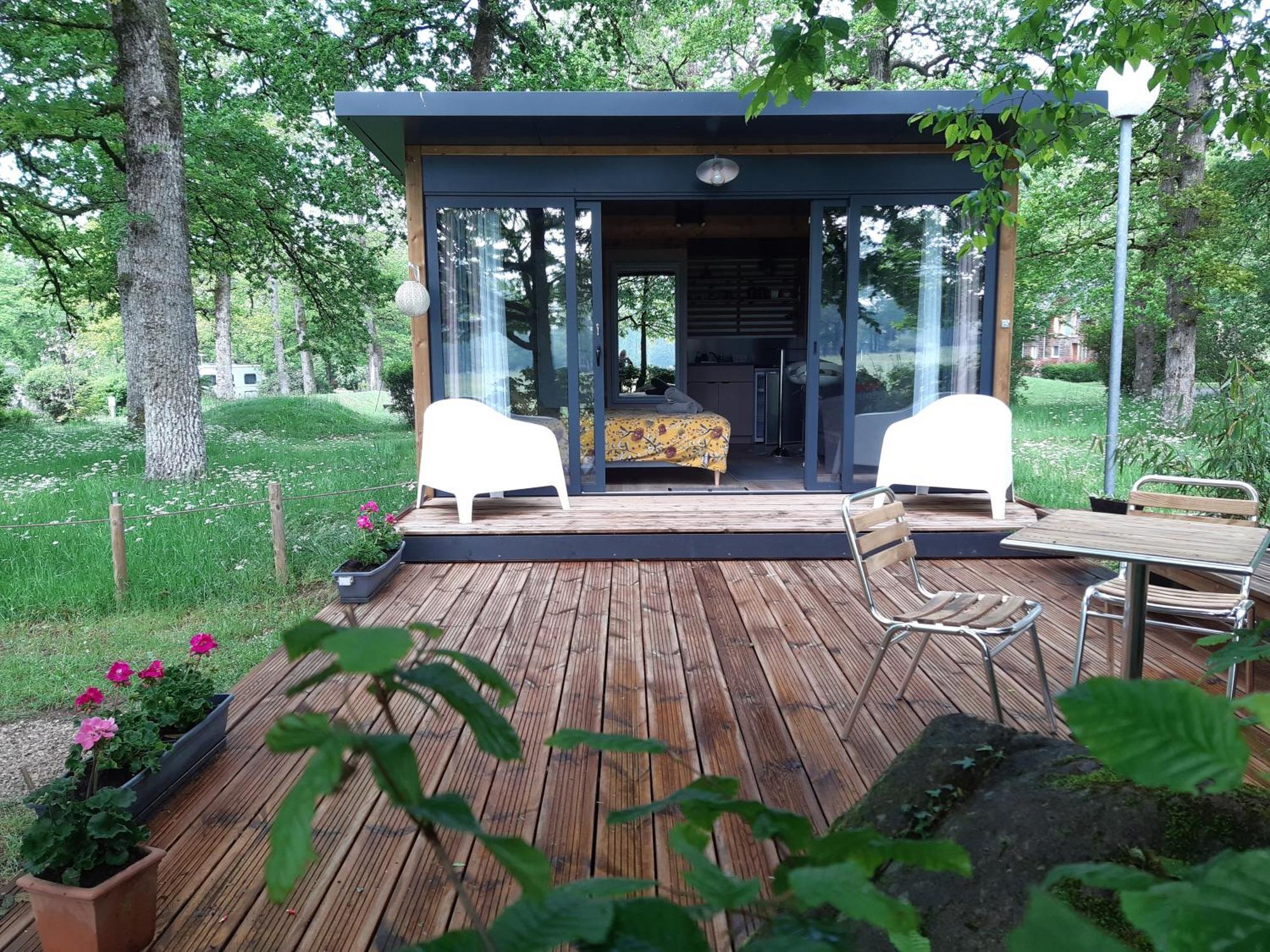 Camping Etang Du Camp Senergues Exterior photo