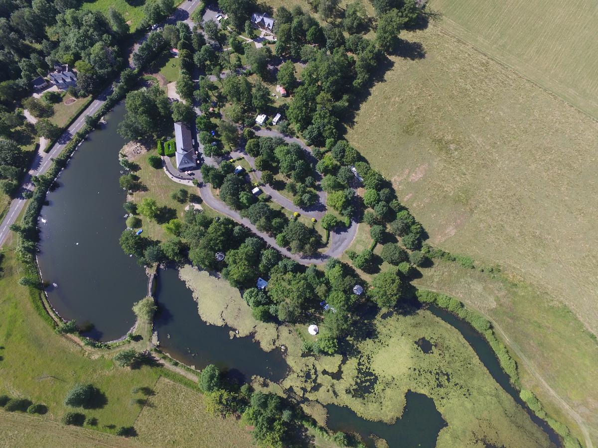Camping Etang Du Camp Senergues Exterior photo